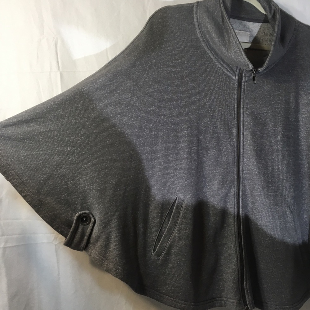Knit poncho - Picture 2 of 4